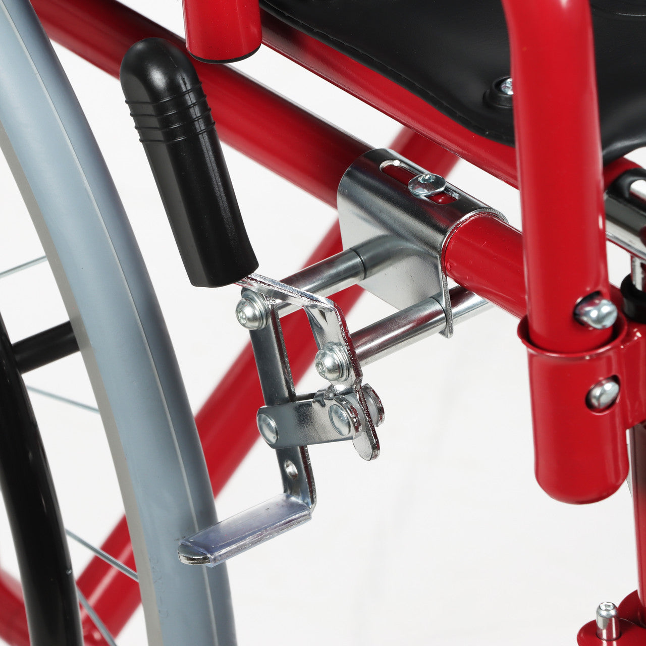 Silla de ruedas Standard Plus desmontable y plegable Roja