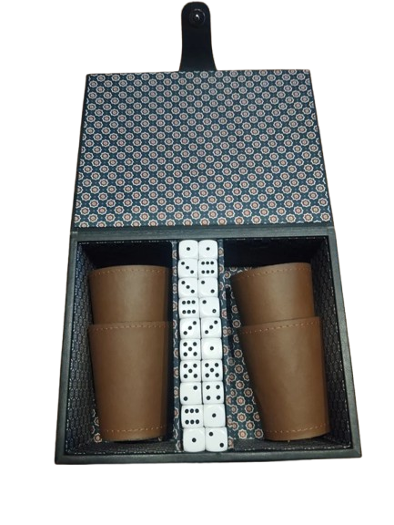 Caja de ecocuero con 4 cachos y 20 dados